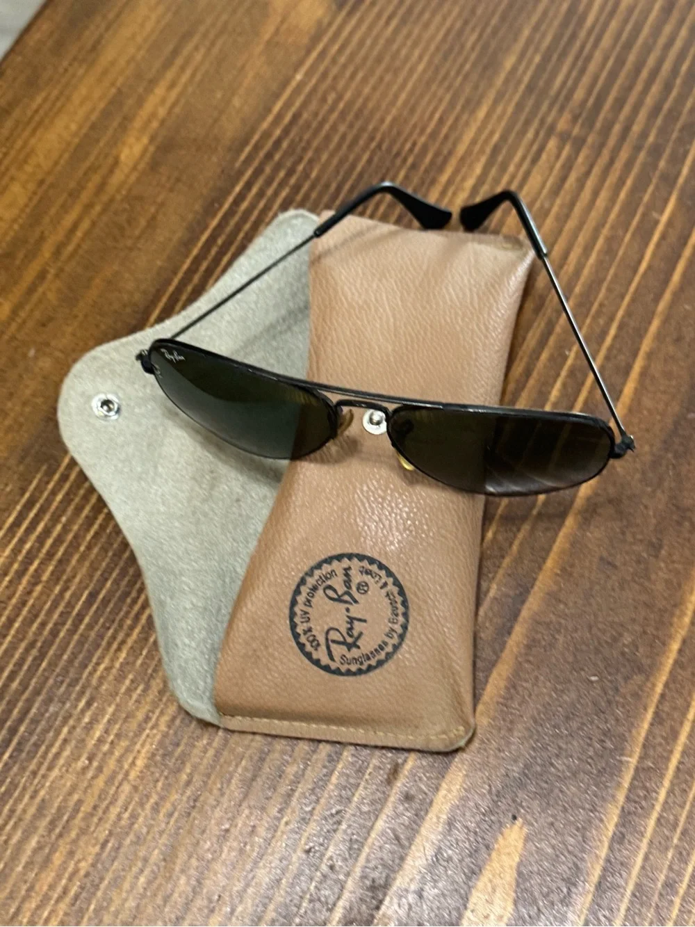 Vintage Ray-Ban B&L Aviator L2823 VUAS Black Sunglasses USA with Original Case